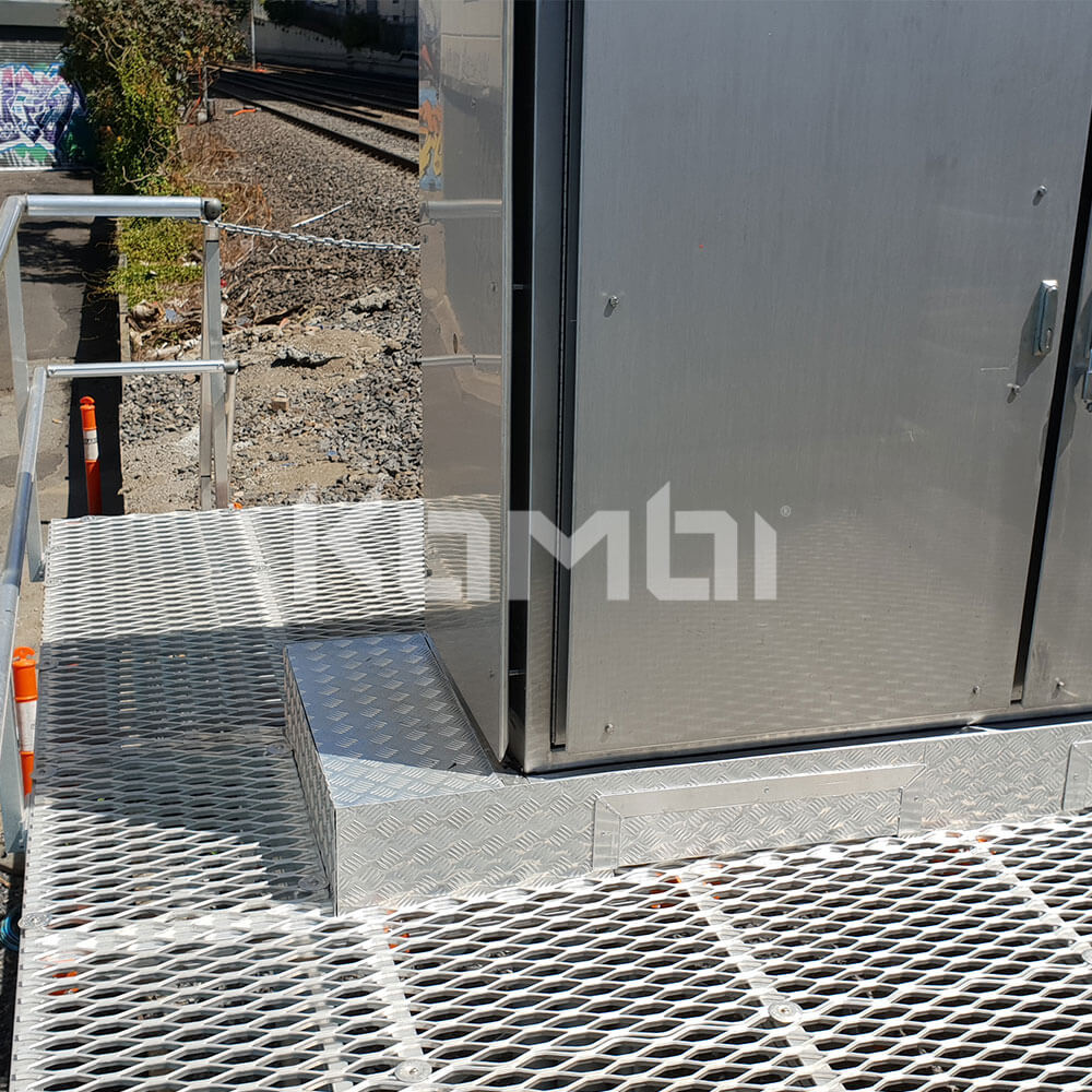 Kombi modular stair and platform systems installed at Mtero Trans